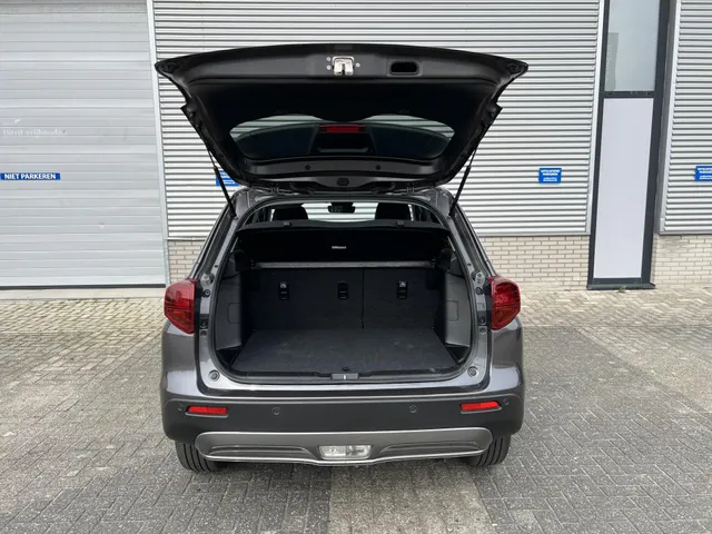 Suzuki Vitara 1.4 Boosterjet Smart Hybrid Style Automaat | Demonstratievoertuig | Apple Carplay & Android Auto | 17' LM Velgen | Climate Control | Adaptieve Cruis Control