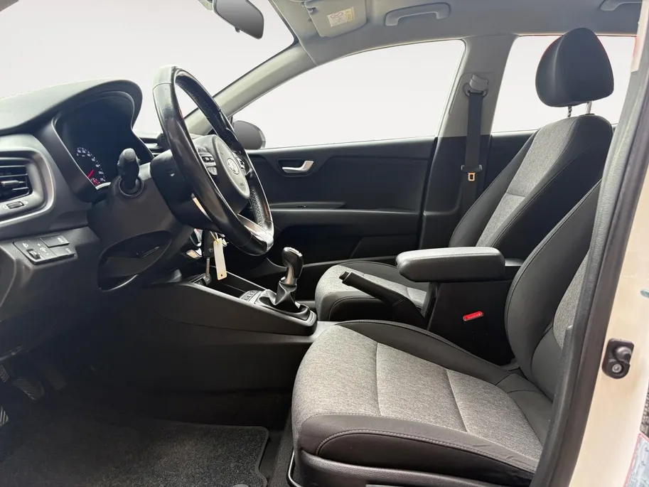 Kia Stonic 1.0 T-GDi DynamicLine | Navigatie | Apple Carplay / Android Auto | Achterruitrij Camera | Cruise Control | Lichtmetalen Velgen |