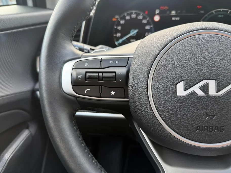 Kia Sportage 1.6 T-GDi PHEV DynamicPlusLine | Airco | Navi | 360 Camera | LM Velgen | Panoramadak | Stoelverwarming | Stuurverwarming |