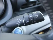 Toyota Yaris 1.5 Hybrid Launch Edition | 17' LM | Clima | Cruise adapt.| PDC V+A | Camera | HUD | Keyless | Navi | 1e eigenaar |