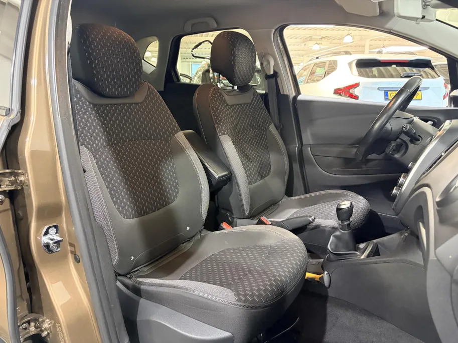 Renault Captur 120PK TCe Intens | 1ste Eigenaar | Navigatie | Climate Control | Camera | Lichtmetalen Velgen | Parkeersensoren | Cruise Control | Park Assist | Bluetooth Audio/Telefoon | Licht & Regen Sensor |