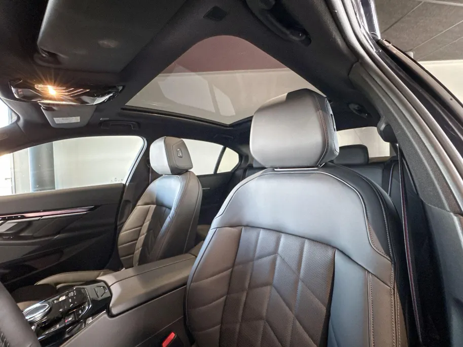 BMW i5 Sedan eDrive40 M Sportpakket Pro Comfort