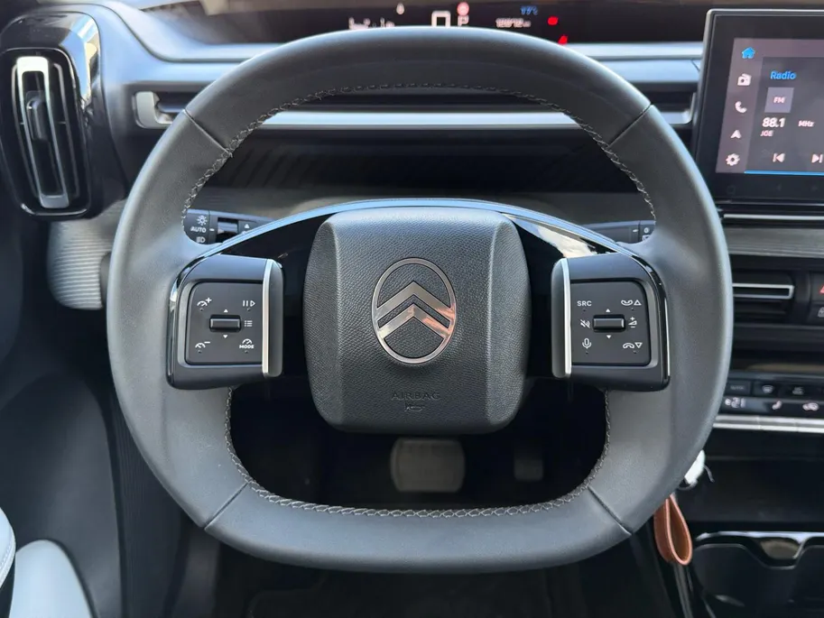 Citroën C3 1.2 Hybrid 110pk Max | Dealer onderhouden | NL auto | Automaat | Cruise control | Trekhaak | Apple carplay & Android auto | Navigatie | Apple carplay & Android auto | Draadloos opladen mobiel | 17' lichtmetalen velgen | Bovag garantie |