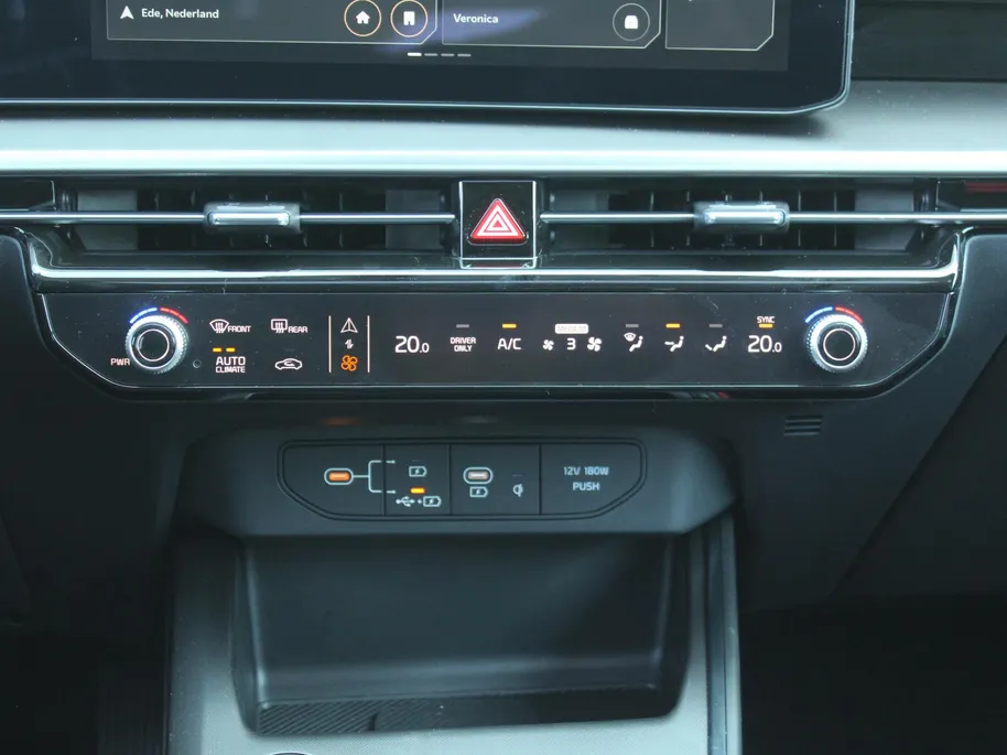 Kia Niro 1.6 GDi Hybrid DynamicPlusLine | Stuur-/stoelverwarming | Schuifdak | Elek. stoelverstelling + achterklep | Dodehoekdetectie | Camera | Telefoonlader | HK audio | LED |