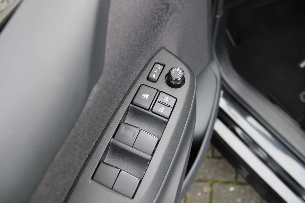 Mazda 2 Hybrid 1.5 Select | Airco | Navi | Cruise | PDC | Head-up display | Keyless | Camera |