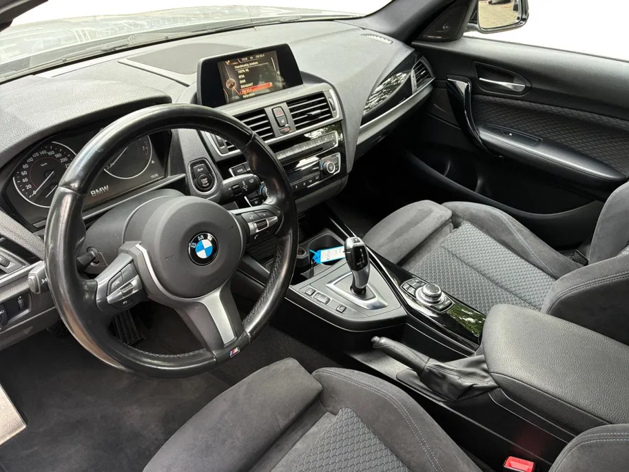 BMW 1 Serie 118i Centennial Executive M PAKKET | AFNEEMBARE TREKHAAK | NAVI