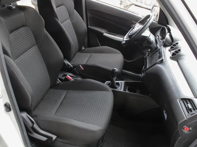 Suzuki Swift 1.2 Select Smart Hybrid | Navi | Cruise | Safety Pack | Camera