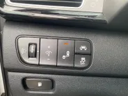 Kia Niro 1.6 GDi Hybrid ExecutiveLine | Dodehoekdetectie | Lederen bekleding | Stoelverwarming en ventilatie | 18 inch  LM-velgen | Elektr. stoel | Parkeercamera |