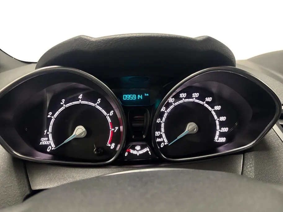 Ford Fiesta 1.0 EcoBoost ST Line NAVI AIRCO CRUISE CONTROLE LM VELGEN SPORTPAKKET ZEER DIKKE FIESTA VOLLEDIG ONDERHOUDEN VAN EEN LIEFHEBBER GEWEEST