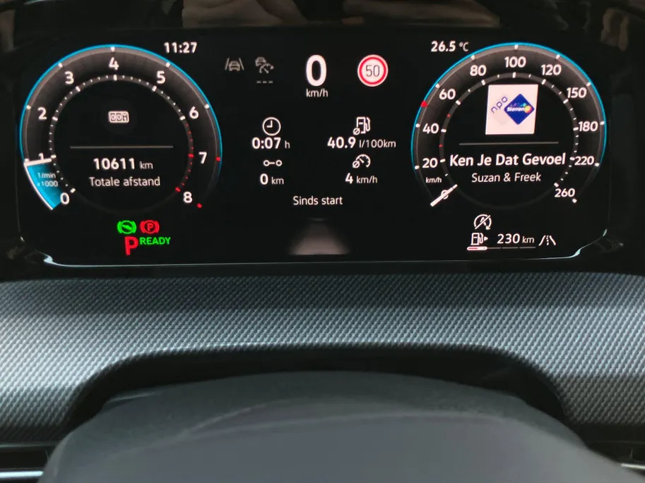 Volkswagen Golf 1.5eTSI/150PK R-Line Black Style · Panoramadak · Harman/Kardon sound · Apple/Android Car Play · Camera · Garantie t/m 14-09-2030 of 100000km.