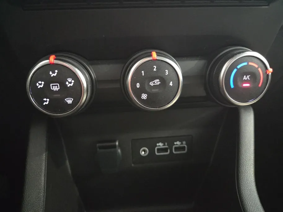 Renault Clio 1.0 TCe 90 GPF evolution | Carplay | Cruise Control | Bluetooth | Elektrische Spiegels | Parkeersensoren | Airco | 12 Maanden BOVAG Garantie |