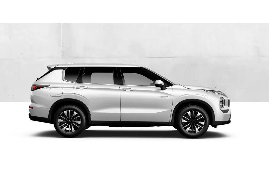Mitsubishi Outlander 2.4 PHEV Intense € 5.000 euro korting eigen voorraad| 8 jaar garantie| Snel leverbaar | Totaalprijs op is op.