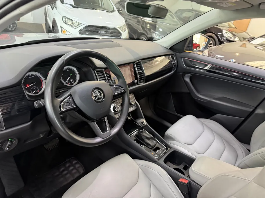 Škoda Kodiaq 1.4 TSI ACT Style Business Lederen bekleding - Navigatie - Achterruitrijcamera - Elektrische Trekhaak geremd 1800 kg