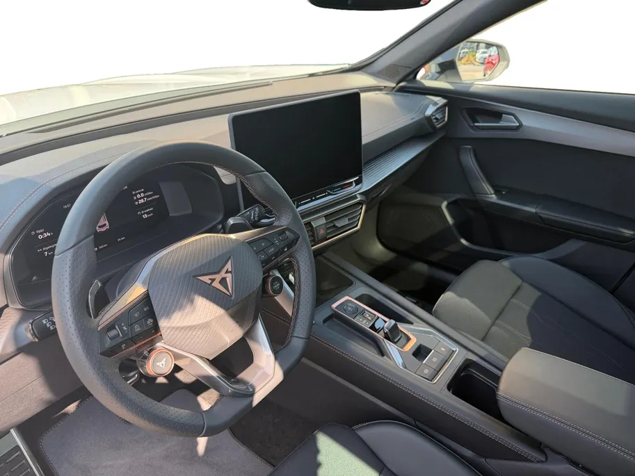 CUPRA Formentor 1.5 TSI e-Hybrid Business Stoel & Stoelverwarming | Camera | Apple Carplay & Android Auto | Automatische Achterklep | Adaptieve Cruise Control | 12 Maanden BOVAG Garantie
