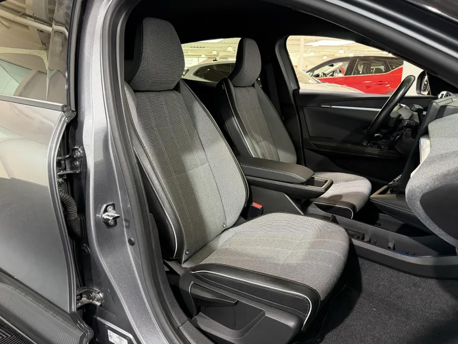 Renault Megane E-Tech 220PK EV60 Optimum Charge Techno Automaat | Camera | Digital Cockpit | Apple CarPlay/Android Auto | Parkeersensoren | 20' Lichtmetalen Velgen | Adaptive Cruise Control | Full LED | Stoelverwarming |