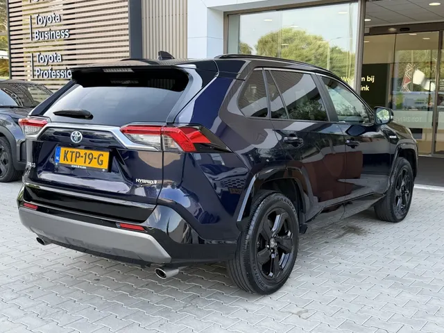 Toyota RAV4 2.5 Hybrid Bi-Tone | Stoel & stuurverwarming | Leder