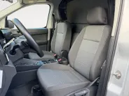 Ford Transit Connect 1.5 EcoBoost PHEV L2 Limited | NL auto | Adapt. Cruise control | Trekhaak | Parkeersensoren voor en achter | Achteruitrijcamera | Navigatie | Apple carplay & Android auto | BLIS | Voorruitverwarming | 17' inch lichtmetalen velgen |