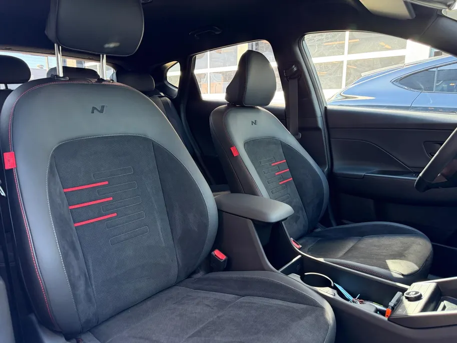 Hyundai Kona 1.6 GDI HEV N Line | Demo | Zeer compleet | Two-tone | Elektrische achterklep | Stoeverwarming & koeling | Stuurverwarming | 360 graden camera |