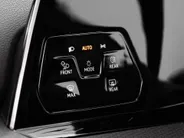 Volkswagen Golf 2.0 TSI 245pk DSG GTI · Panoramadak · Camera · Harman Kardon Sound · Matrix LED · Leder Vienna · Alarmklasse 3 · Elek. Bestuurdersstoel + Geheugen ·