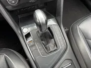 Volkswagen Tiguan Allspace 1.4 TSI Highline 7p. *Automaat*Navi*Schuif/kanteldak*Climate Control*Trekhaak*Stoelverwarming*Lederen bekleding*Parkeerhulp*Elekt. Achterklep*Vol opties!