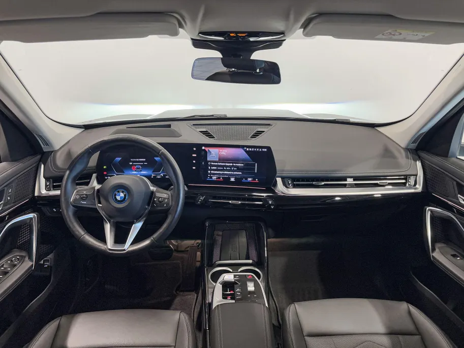 BMW iX1 xDrive30 Launch Edition