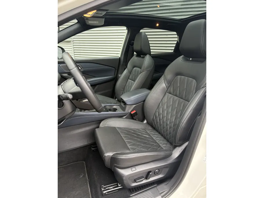 Nissan QASHQAI 1.3 MHEV Tekna Plus | Leer | Voorstoelen verwarmd | 360 Camera | Navigatie | 20'' LM | Stoel Massage | Luxe Lederen Bekleding | Dode Hoek Detectie | Apple Carplay/Android Auto