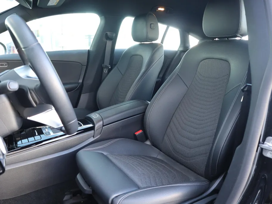 Mercedes-Benz CLA Shooting Brake 180 Business Solution Luxury l Keyless l Achteruitrij camera l Stoelverwarming
