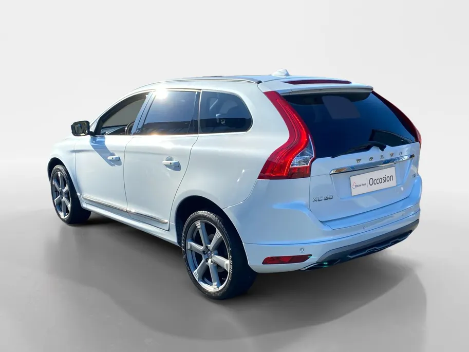 Volvo XC60 2.0 T5 Automaat Summum Luxury Line | Inscription Line | Pano Dak | NL-Auto | NAP | Trekhaak | Memory Seats | 20'| Camera | Stoelverwarming | Cruise Control | Navigatie | etc.