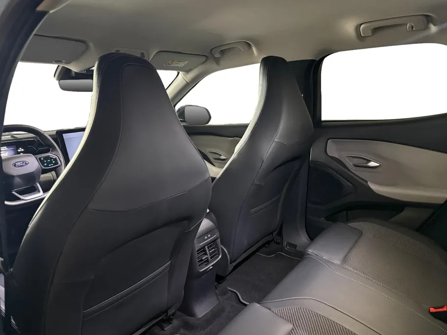 Ford Explorer Limited Edition Extended Range RWD 79 kWh 200 pk | Navigatie | Warmtepomp | Inklapbare trekhaak | Head-up Display | Elektrisch verstelbare bestuurdersstoel met geheugen en massagefunctie