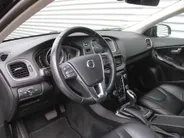 Volvo V40 Cross Country 1.5 T3 Dynamic Edition | Trekhaak | 17' LM | Panoramadak | Leer | PDC v+a | Camera | Stoel-/voorruitverwarming | HK audio |