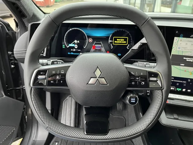 Mitsubishi Eclipse Cross Instyle 87 kWh | Panoramadak | Harman Kardon audio