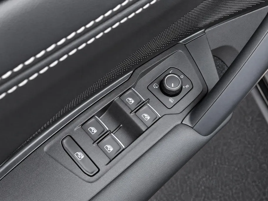 Volkswagen Tiguan 1.5TSI/150PK DSG Life Edition · Trekhaak · Navigatie · Apple/Android Car Play · Stoelverwarming · Garantie t/m 19-01-2028