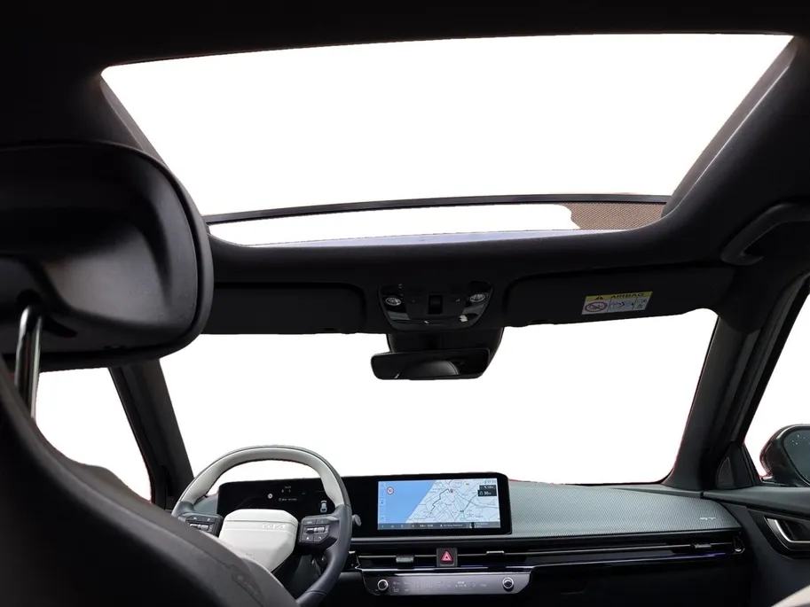 Kia EV6 GT-Line 84 kWh Panoramisch schuif-/kanteldak | Verwarmbare en geventileerde stoelen | V2L | Meridian Premium Sound System | 360 camera | Metallic lak | Fabrieksgarantie t/m 11-04-2033 + 3x 1 jaar* | NAP