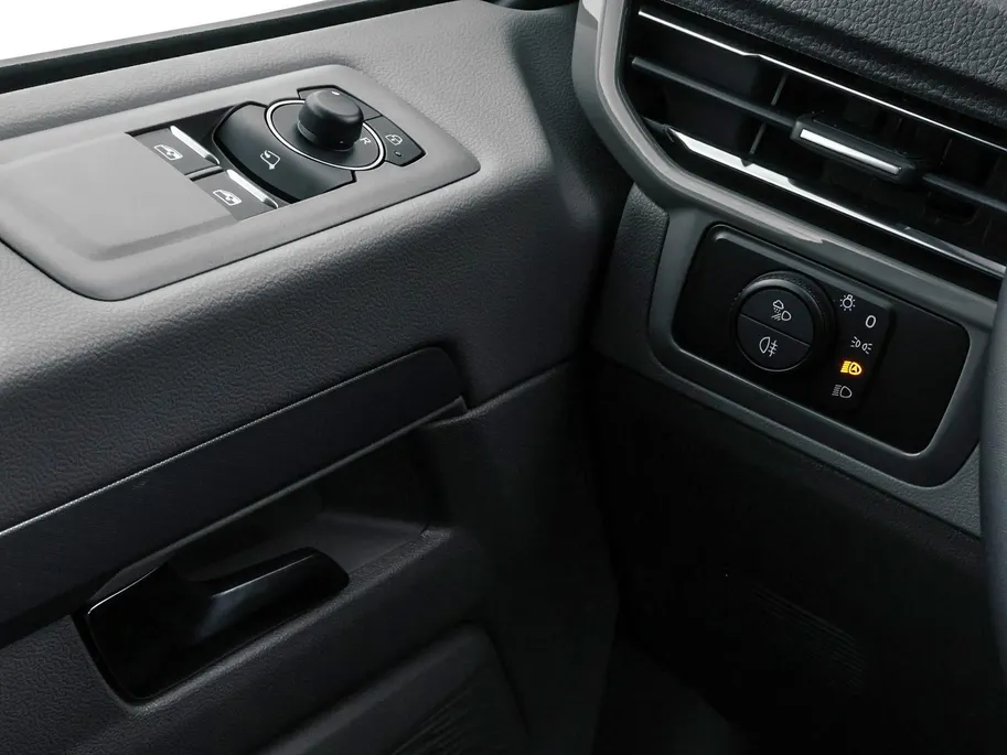 Volkswagen Caravelle Bedrijfswagens Style 70kWh / 218pk L2 · 8-zits · 734104