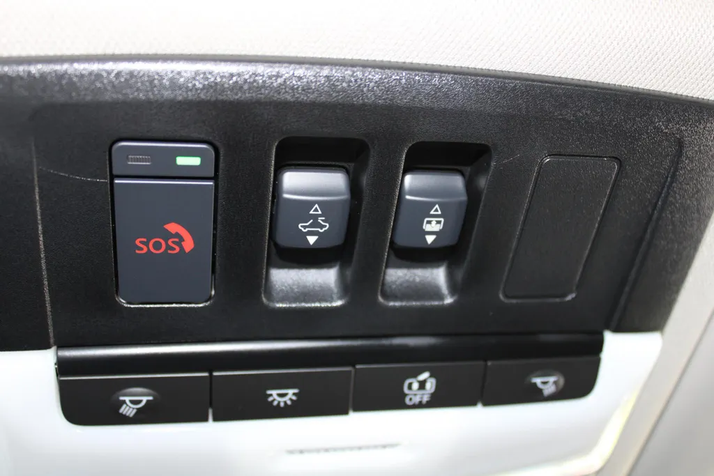 Nissan X-Trail 1.5 e-Power Tekna Plus | Naviagtie| 360grd camera| Pdc voor en achter| Climate controle 3 zones| Stoel-, stuur- en voorruit verwarming| Lederen bekleding| 19inch Wielen| Stoel geheugen|