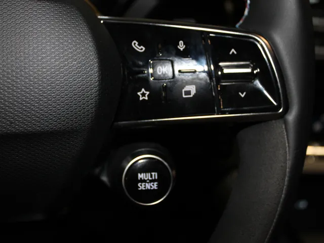 Renault Austral 1.2 E-Tech full hybride 200 PK Esprit Alpine | 4 jaar of 80000 km garantie | | Pack 360 camera | Pack Vision | Pack Ligt & Sound | 4 control |