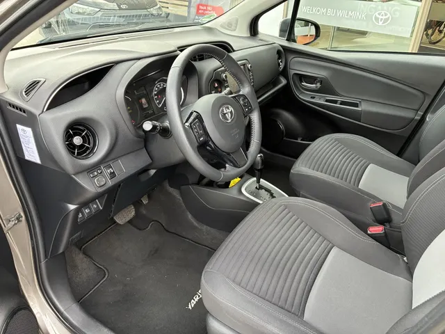 Toyota Yaris 1.5 Hybride Design Sp.| Trekhaak | Navi