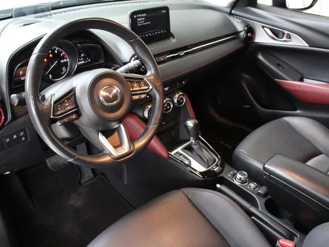 Mazda CX-3 2.0 SkyActiv-G 120 Dynamic Leder | Navigatie | Camera | Stoel- en stuurverwarming | Climate Control