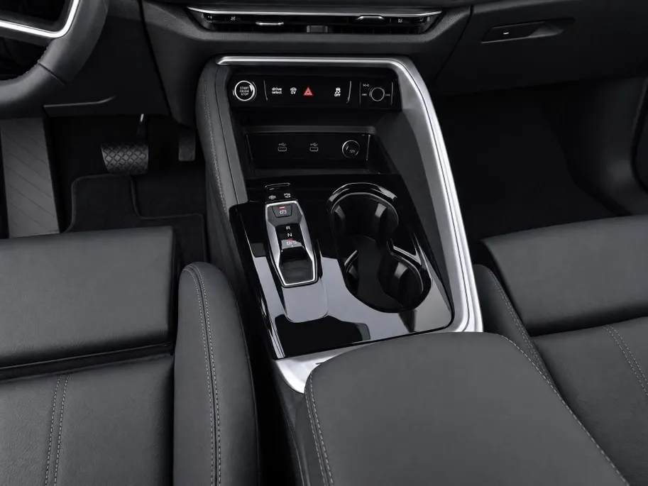 Audi Q5 Sportback e-hybrid quattro Advanced edition 299 PK · Techniekpakket plus · Panorama-glasdak · Trekhaak, elektr. wegklapbaar