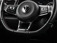Volkswagen T-Roc 1.5 TSI 150pk Sport Business R · Panoramadak · Camera · Standkachel · Stoelverwarming · Navigatie · 19' Velgen · Elek. Inklapbare Spiegels ·