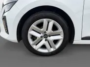 Renault Clio 90PK TCe GPF Evolution | DEMO | Navi | Camera | Apple CarPlay/Android Auto | Parkeersensoren | Airco | Licht & Regen Sensor | Cruise Control | Full LED | Digital Cockpit |