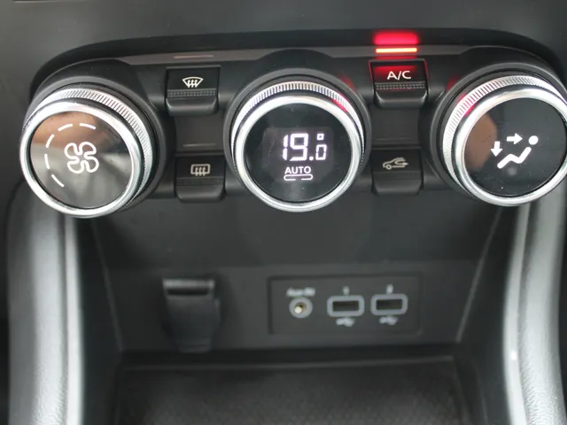 Renault Captur 1.0 TCe 100 Intens | Navigatie | Climat | Cruise | Lm Velgen | Camera