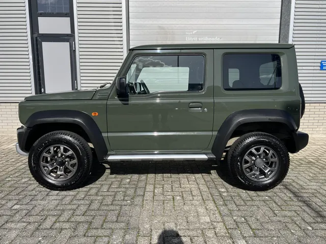 Suzuki Jimny 1.5 Stijl Automaat | Apple Carplay & Android Auto | Climate Control | Noppenbanden | 4 Zitplaatsen