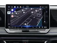Volkswagen Tiguan 1.5 272pk DSG eHybrid R-Line Edition · Panoramadak · 360 Camera · Wegklapbare Trekhaak · Massage · Dodehoek Detectie · 19'' Inch · Garantie t/m 27-10-2029 of 100.000km