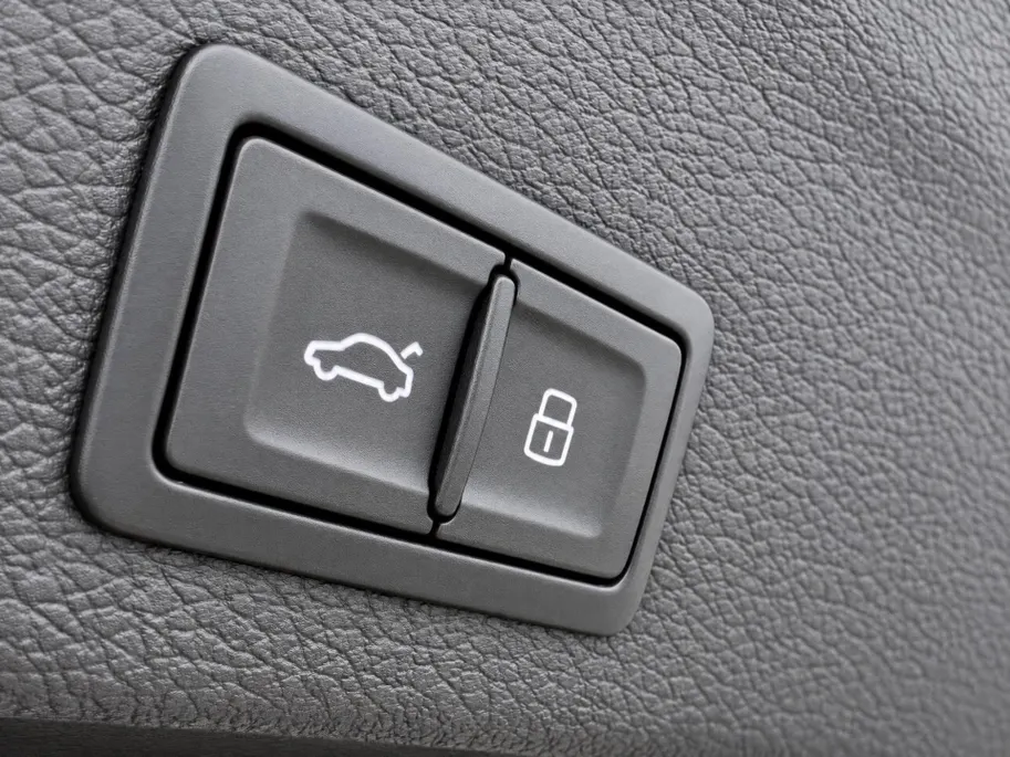 Audi Q3 Sportback 45TFSIe 245PK S Line Panoramadak · Trekhaak · Camera + Parkeersensoren · Apple/Android Car Play ·