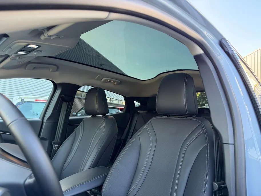 Ford Mustang Mach-E Standard RWD 73 kWh | Automaat | Pano dak | Adapt. Cruise control | BLIS | B&O audio | 360 graden camera | Parkeersensoren voor en achter | Elektr. achterklep | Fabrieksgarantie |