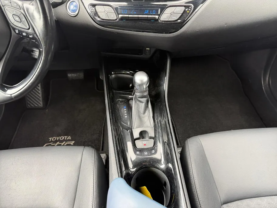 Toyota C-HR 1.8 Hybrid Bi-Tone LM VELGEN | LEDER BEKLEDING | STOELVERWARMING | CLIMA | NAVI