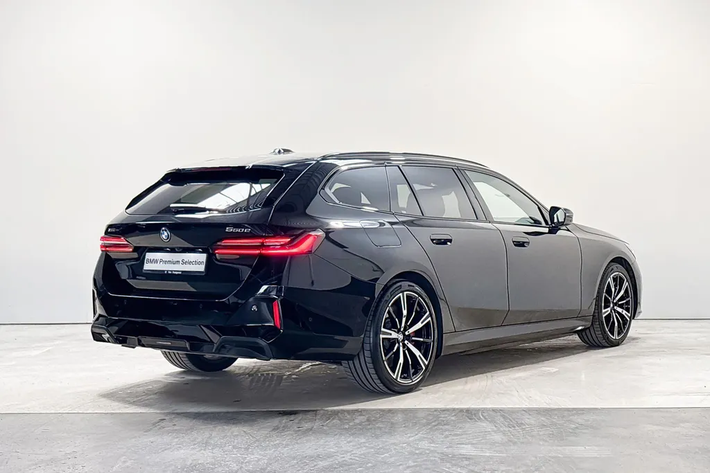 BMW 5 Serie Touring 550e xDrive