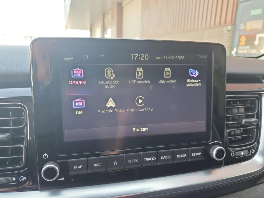 Kia Stonic 1.0 T-GDi MHEV GT-PlusLine | Stoel en stuurverwarming | Schuifdak | Dodehoek detectie | Climate control | Cruise control | Camera | Navigatie | Parkeersensoren voor en achter |
