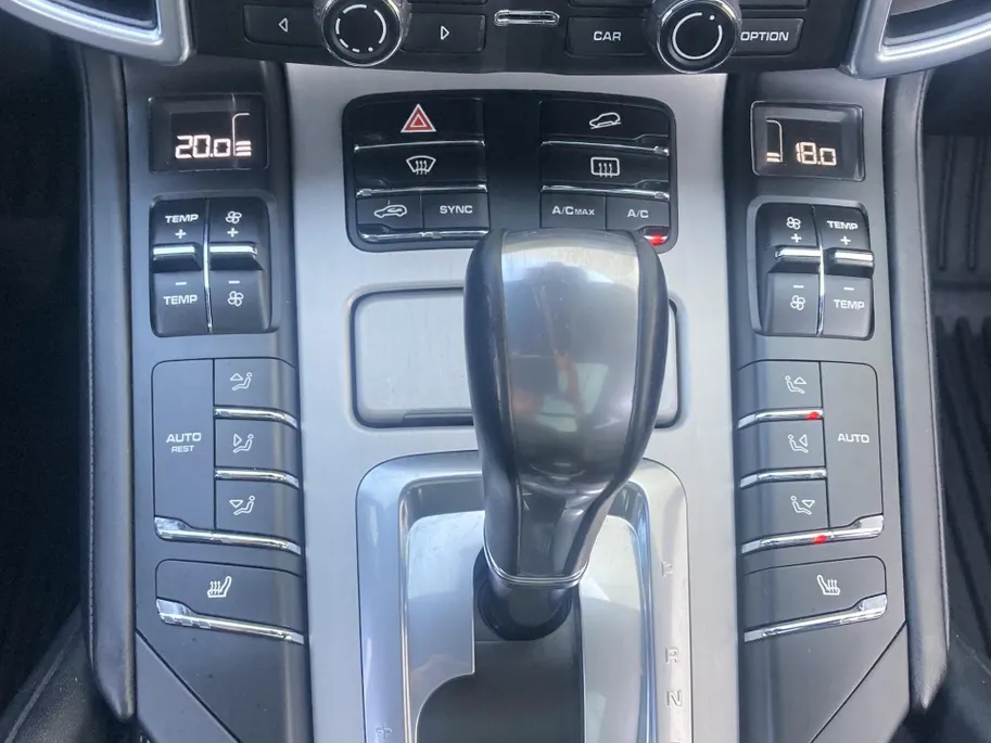 Porsche Cayenne 3.6 GTS 441 pk automaat Panoramadak - Alcantara Leder - Navigatie - Bose Audio - 21inch LM  - volledig onderhouden